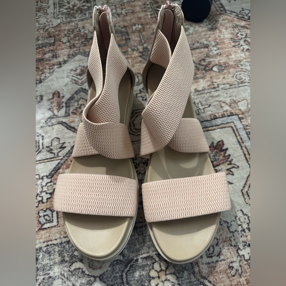 Mia Amore Blush wedge Women's Sandals 10